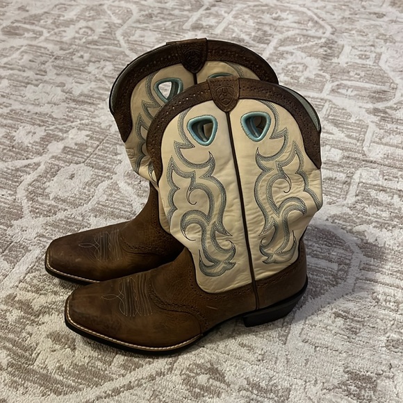 Ariat Western Boots - Picture 3 of 8